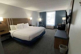 Days Inn & Suites by Wyndham Springfield OH