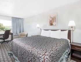 Days Inn by Wyndham St Clairsville