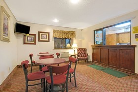 Super 8 by Wyndham St. Clairsville OH/Wheeling WV Area