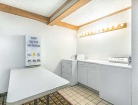 Super 8 by Wyndham Twinsburg/Cleveland Area