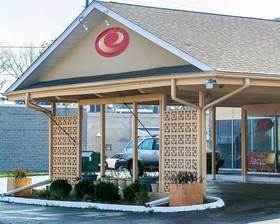 Economy Inn & Suites