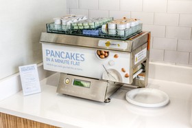 Holiday Inn Express & Suites Cleveland West Westlake