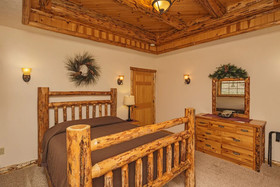 Sojourner's Lodge & Log Cabin Suites