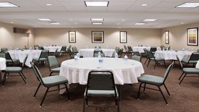 Holiday Inn Express Hotel & Suites Zanesville North