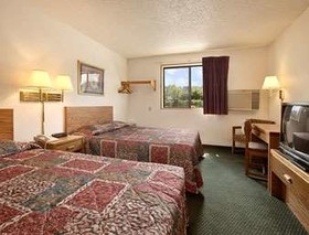 Super 8 by Wyndham Zanesville