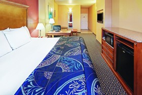 La Quinta Inn & Suites by Wyndham Ada