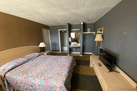 Hotel Cyril OK US-277 by OYO Rooms