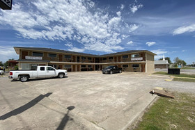 Hotel Cyril OK US-277 by OYO Rooms
