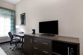 La Quinta Inn & Suites by Wyndham Claremore