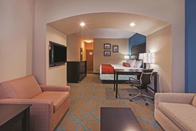 La Quinta Inn & Suites by Wyndham Clinton Historic Route 66