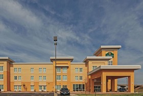 La Quinta Inn & Suites by Wyndham Clinton Historic Route 66