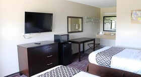 Econo Lodge Inn & Suites