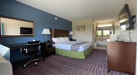 Econo Lodge Inn & Suites
