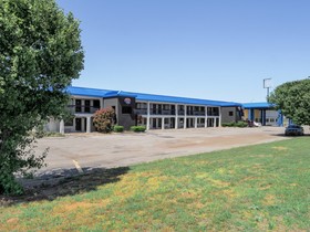 Lonestar Inn and Suites by OYO