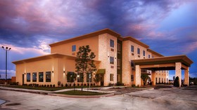 Best Western Lindsay Inn & Suites