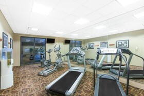 Hawthorn Suites by Wyndham Midwest City Tinker AFB