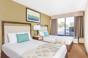 Hawthorn Suites by Wyndham Midwest City Tinker AFB