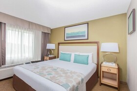 Hawthorn Suites by Wyndham Midwest City Tinker AFB
