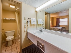 Travelers Inn Midwest City