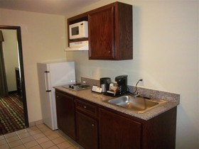 Best Western Greentree Inn & Suites