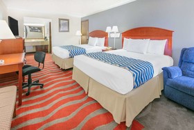 Travelodge Inn & Suites by Wyndham Norman