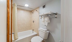 Econo Lodge Inn & Suites Near Bricktown