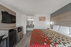 Econo Lodge Inn & Suites Near Bricktown