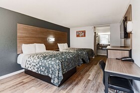 Econo Lodge Inn & Suites Near Bricktown