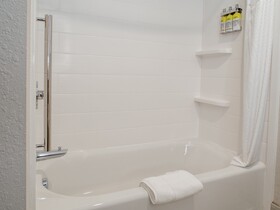 Holiday Inn Express & Suites Oklahoma City Airport