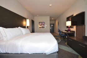 Holiday Inn Express & Suites Oklahoma City Mid - Arpt Area