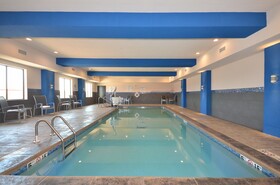 Holiday Inn Express & Suites Oklahoma City Mid - Arpt Area