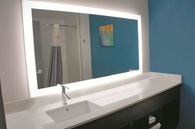 La Quinta Inn & Suites by Wyndham Oklahoma City Airport