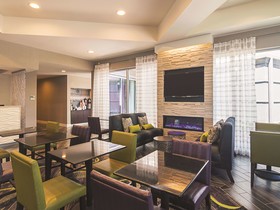 La Quinta Inn & Suites by Wyndham Oklahoma City - NW Expwy