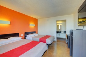 Economy Hotel Plus