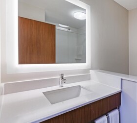 Holiday Inn Express & Suites Tulsa West - Sand Springs