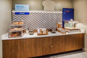 Holiday Inn Express & Suites Tulsa West - Sand Springs