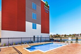 Holiday Inn Express & Suites Tulsa West - Sand Springs