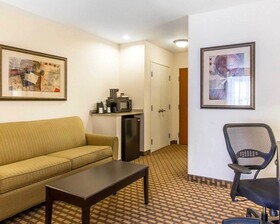 Spark by Hilton Shawnee