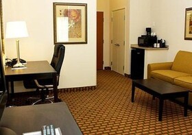 Spark by Hilton Shawnee