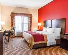 Spark by Hilton Shawnee