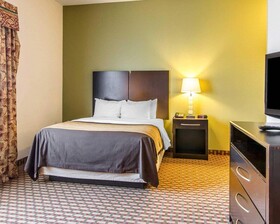 Spark by Hilton Shawnee