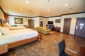 Best Western Plus Cimarron Hotel & Suites