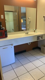Regency Inn & Suites