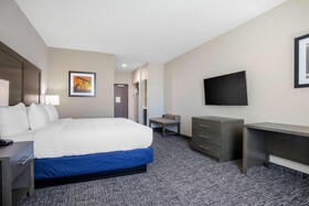 Holiday Inn Express & Suites East Tulsa - Catoosa