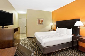 La Quinta Inn & Suites by Wyndham Tulsa Airpt / Expo Square