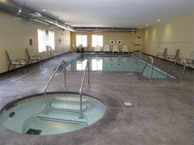 La Quinta Inn & Suites by Wyndham Tulsa Airpt / Expo Square