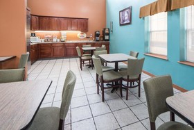 SureStay Plus Hotel by Best Western Tulsa East
