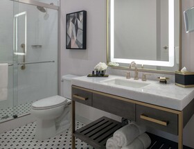 Tulsa Club Hotel Curio Collection by Hilton