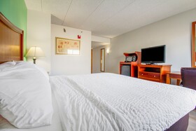 Tulsa Square Hotel Central, I-44 by OYO