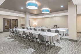 La Quinta Inn & Suites by Wyndham Oklahoma City -Yukon